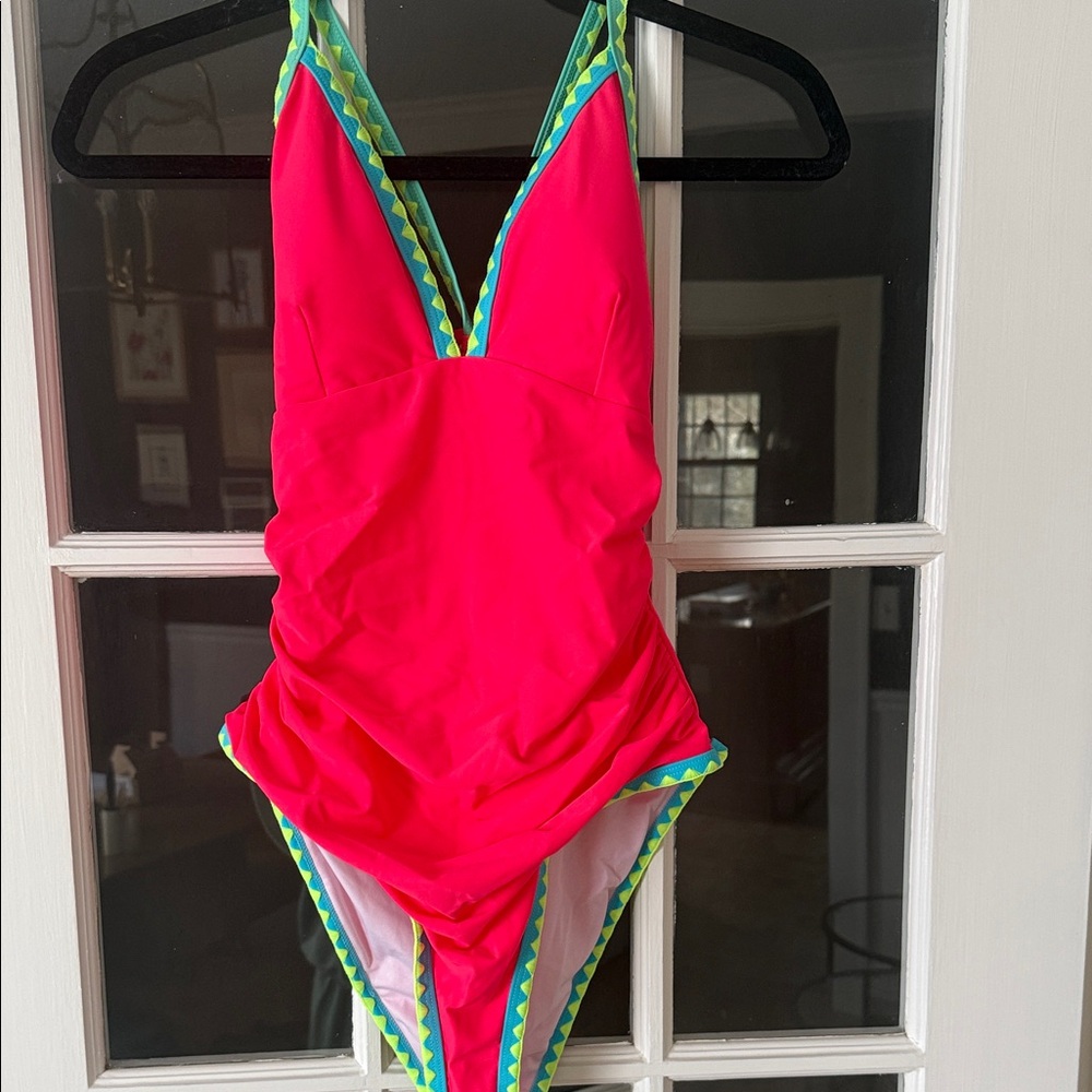 Popvil Pink One-Piece Swimsuit with Contrast Trim